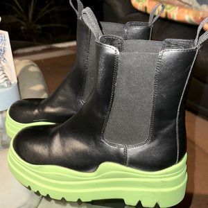 Top Quality Chelsea Boots Womens size 9